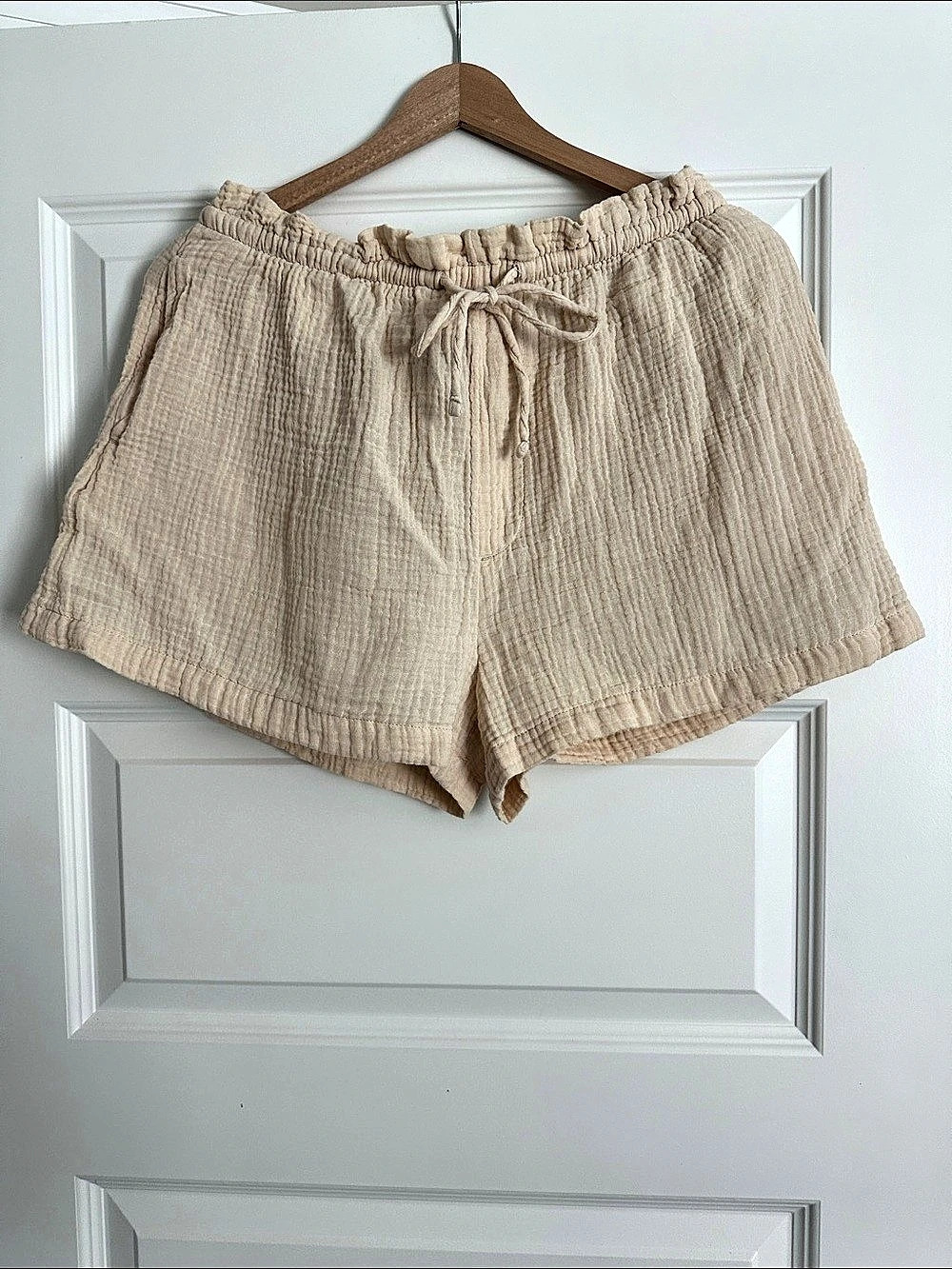 Universal Thread - 100% Cotton High Waist Shorts in Cream